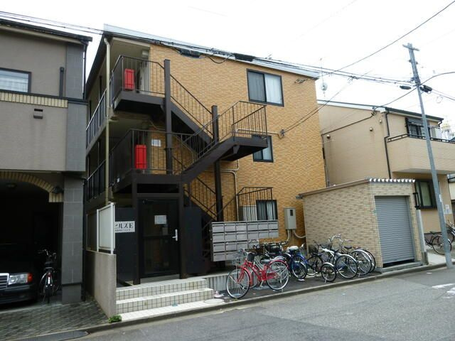 川口市芝中田１丁目の賃貸マンションのエントランス