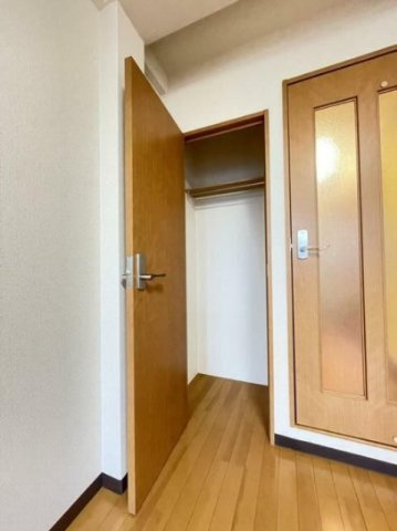 川口市芝中田１丁目の賃貸マンションの収納