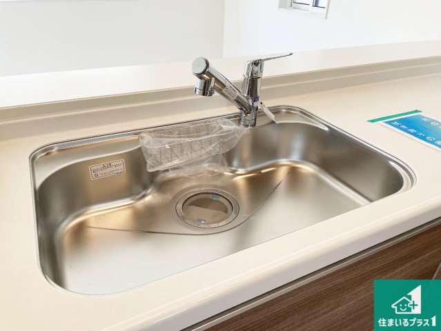 西宮市上田東町　新築一戸建ての設備|洗い物も楽にできる、広々シンク！
