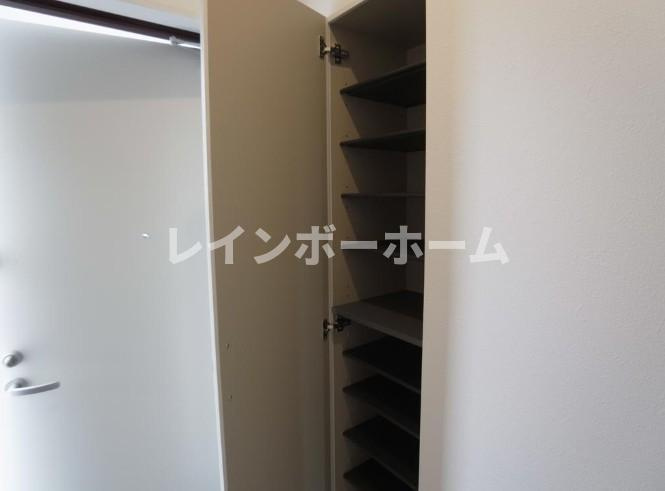 ラ・ルーナ新松戸の玄関