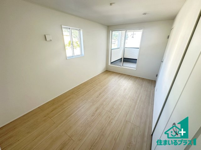 ●3(土)4(日)現地説明会！生駒郡平群町下垣内　第5期　新築一戸建ての洋室|シンプルな洋室は、自分好みのインテリアが楽しめます♪ご家族とインテリアや家具を選びに行くのは入居時の醍醐味の一つです。ぜひお楽しみください♪