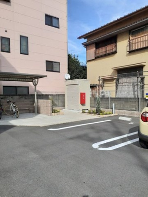 【駐車場】 | ヴィラ・コスタリカ | 車をお持ちの方に嬉しい駐車場付きの物件です
