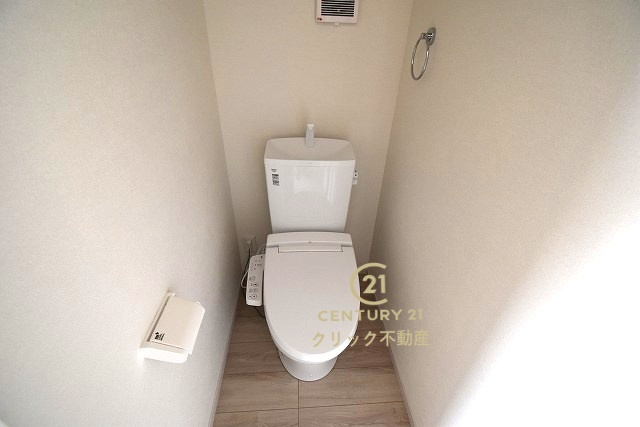 TERRACE　ひたちなか市足崎　3期 　4のトイレ|毎日使う空間と機能だから、いつまでも清潔なスペースであってほしいのがトイレです。お掃除しやすいシンプルなデザインです。（写真は完成イメージ）