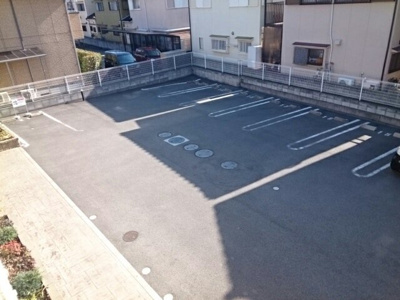 【駐車場】 | ハーベストホーム壱番館　Ⅱ | 駐車場があるので、車を買う予定の方も安心です