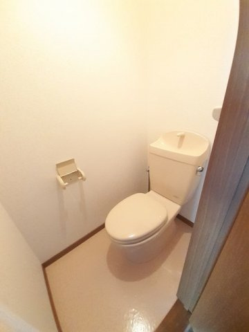 【トイレ】 | ア・ラ・モード井辺 | シンプルで使いやすいトイレです