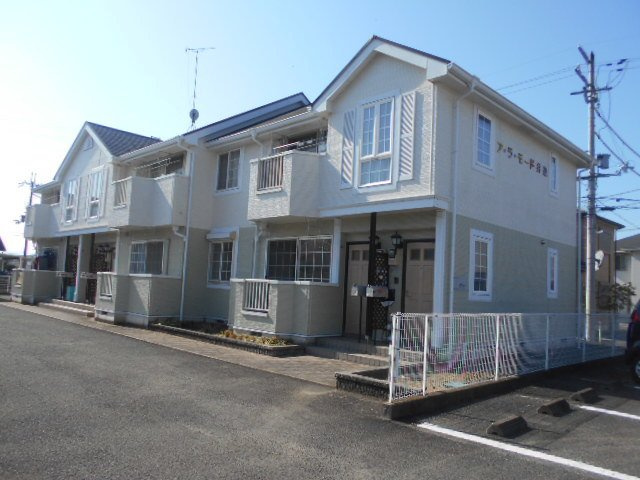【外観】 | ア・ラ・モード井辺 | 外観は落ち着いています