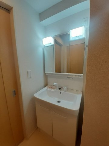 【洗面所】 | ルミナーレ西浜 | コンパクトで使いやすい洗面所