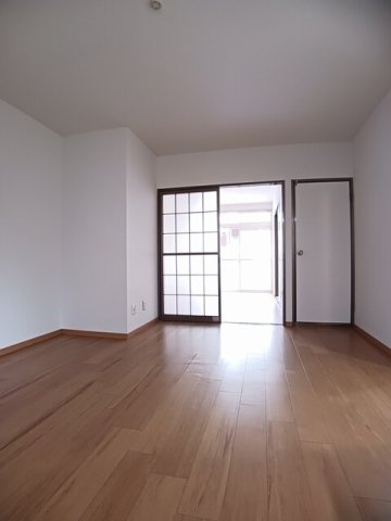 【居間・リビング】 | カーム和田 | ゆったりとした居間です