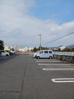 【駐車場】 | アズゥ－ル | 駐車場があります