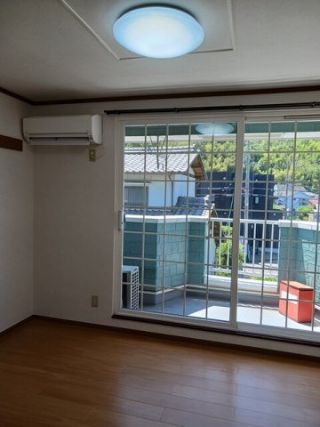 【内装】 | ポワンドゥ花梨Ⅱ | 明るい室内です
