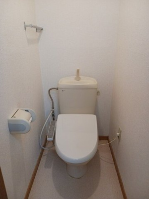 【トイレ】 | カーサ・エスト内原 | 清潔感のあるトイレです