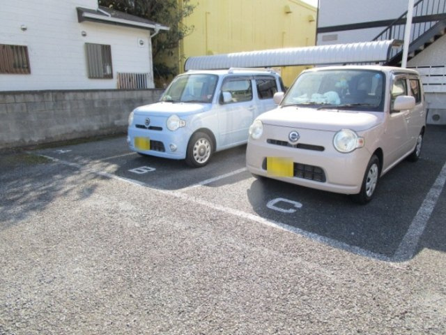 レクエールの駐車場