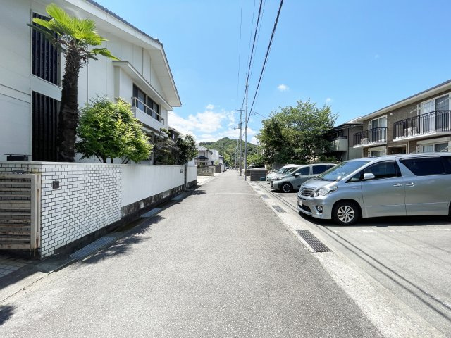 フローラルヒルズの駐車場