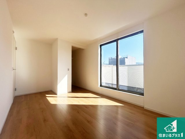 ◆藤井寺市川北　第2期　新築一戸建ての洋室|シンプルな洋室は、自分好みのインテリアが楽しめます♪ご家族とインテリアや家具を選びに行くのは入居時の醍醐味の一つです。ぜひお楽しみください♪