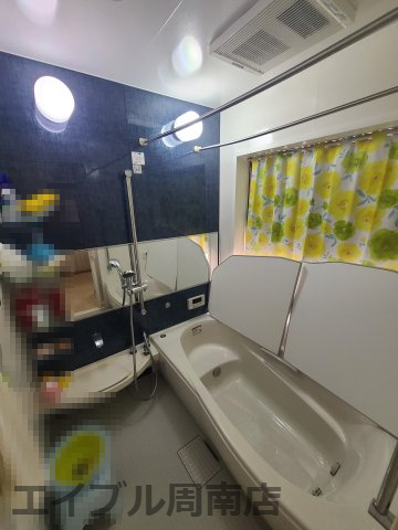 光市三輪　売戸建の浴室