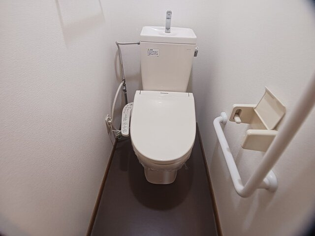 【トイレ】 | ラルジュウエスト | コンパクトで使いやすいトイレです