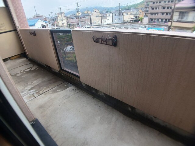 【バルコニー】 | ラルジュウエスト | お洗濯にも便利なバルコニー付き