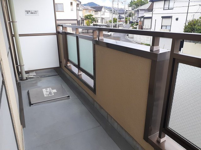 【バルコニー】 | アレーゼＦ | バルコニー付きです