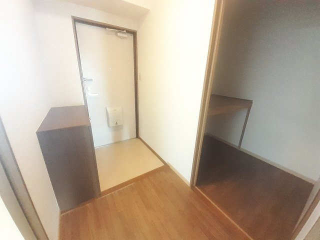 【玄関】 | アレーゼＦ | 収納もある玄関です