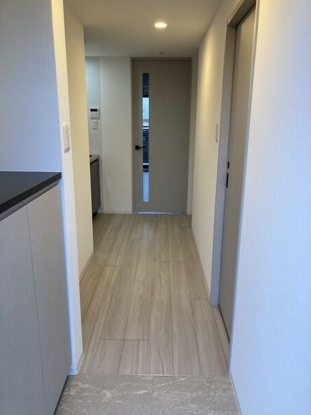 S-RESIDENCE烏森aureate(オリート)キャンペーン中の玄関