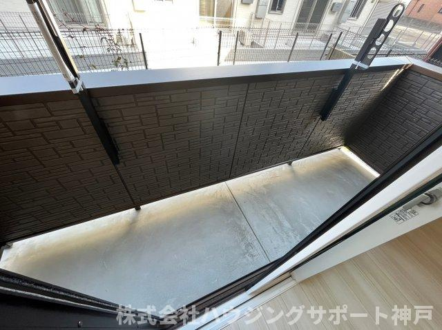 明石市大久保町大窪のアパートのバルコニー