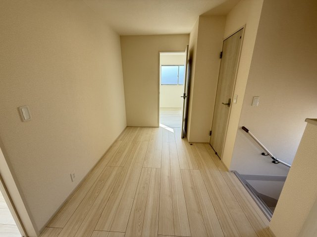 リーブルガーデンＳ第19渋川金井　4号棟のその他共用部分|２階ホール部分も広々しています。