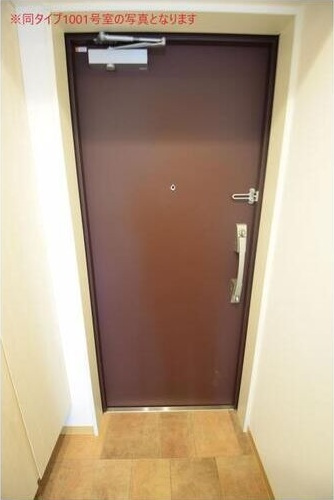 クレストタワー栄の玄関|※別部屋写真となります