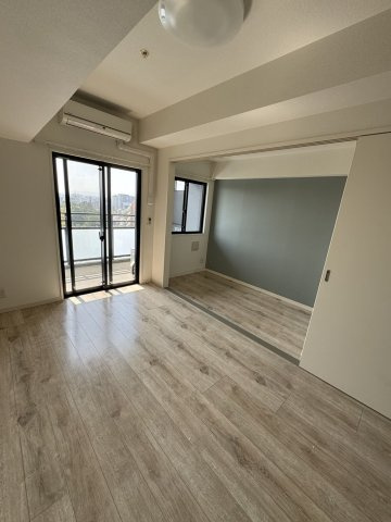 グランフォーレ博多駅東プレミア　堅粕小学校区の居間・リビング