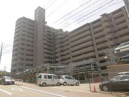 フローレンス井口台の駐車場