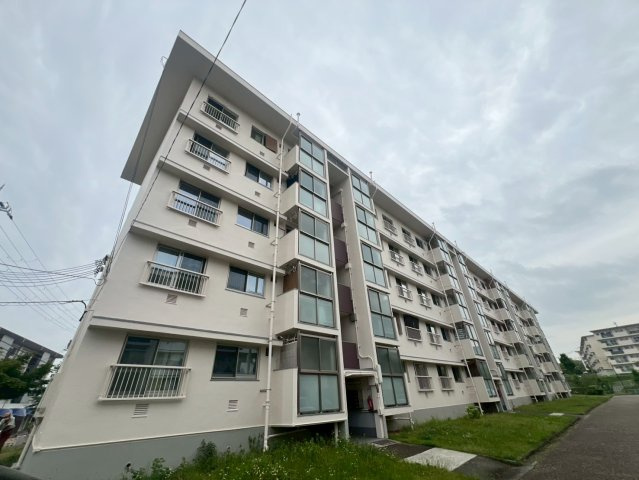 狩口台住宅26号棟の外観