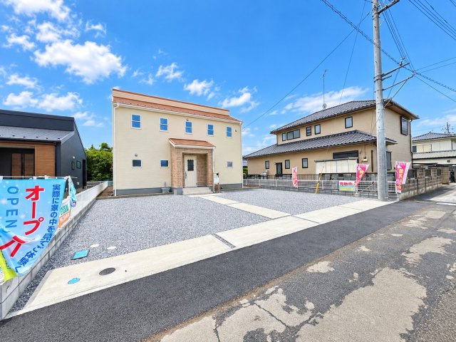 【Livele Garden】　古河市中田　第４　全2邸の外観|〇１号棟〇
広々主寝室7.5帖！ゆったり和室付きの間取りです♪
2026年8月撮影
