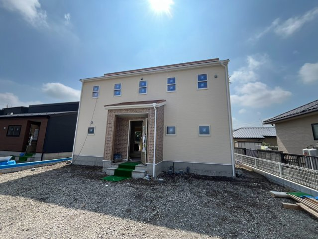 【Livele Garden】　古河市中田　第４　全2邸の外観|〇２号棟〇
広々LDK19帖！
インテリアの統一が作りやすい全居室洋室プランです♪
2026年8月撮影