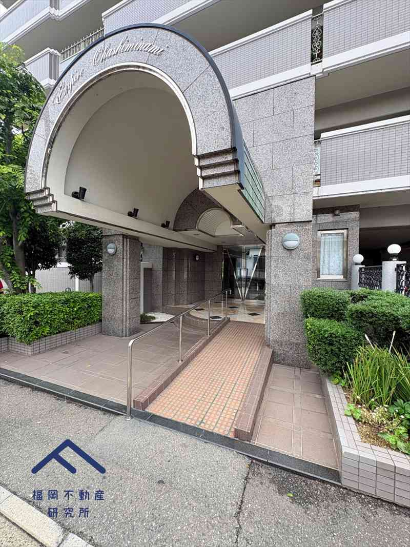 アンピール大橋南のエントランス
