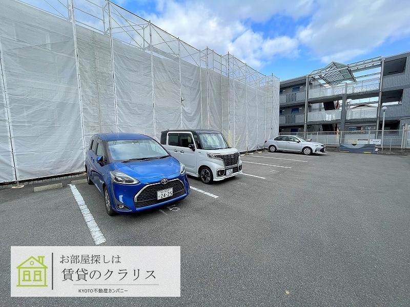 プレジールA棟の駐車場