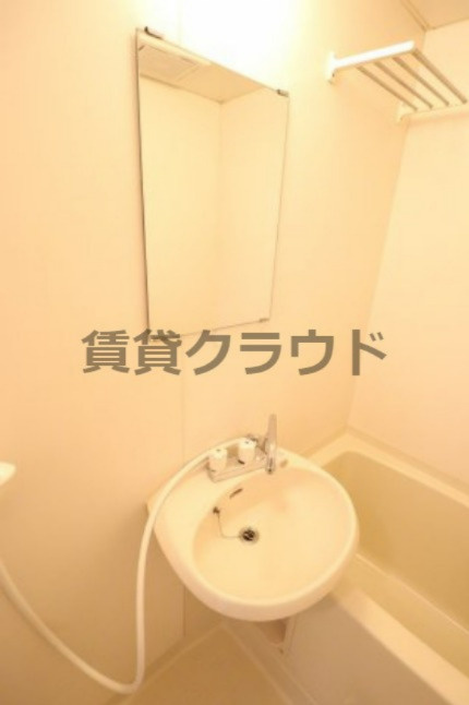 メリーベル蘇我の洗面所|鏡が付いてるので便利ですよね！