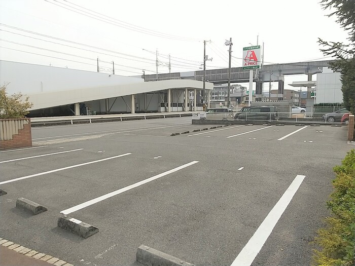 シャルルⅢの駐車場