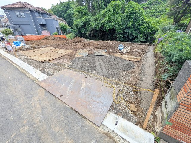 八王子市　寺田町　新築一戸建て（5LDK）の駐車場|～2台駐車可能カースペース～