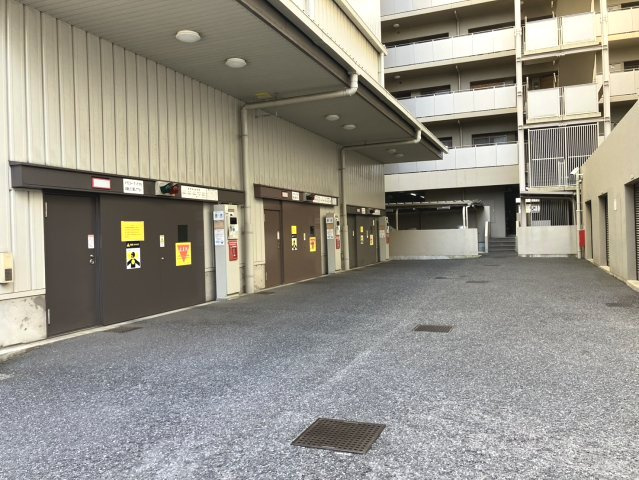 ファミール扇町アーバンステージの駐車場