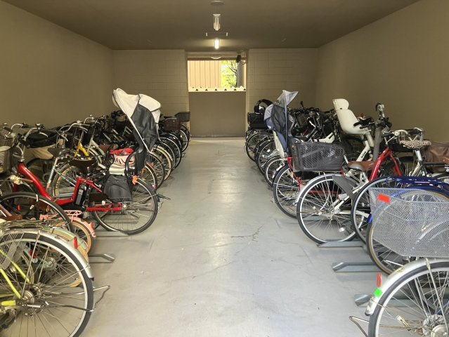 ファミール扇町アーバンステージの駐車場