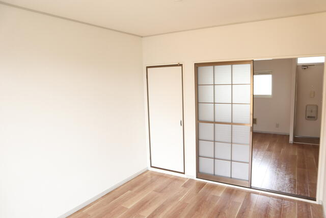 洋間の収納