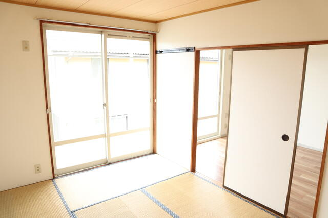 明るい和室６帖