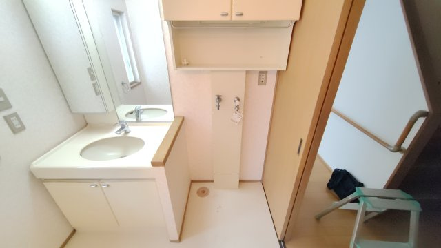 神戸市灘区上河原通３丁目戸建の洗面所