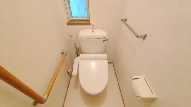 神戸市灘区上河原通３丁目戸建のトイレ