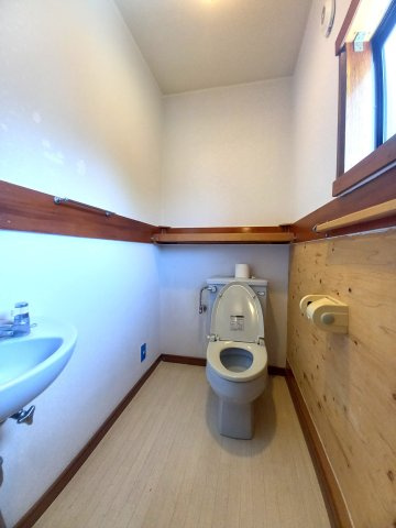 那須烏山市中古戸建のトイレ|2階トイレ