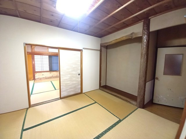 那須烏山市中古戸建の和室|床の間のある和室です