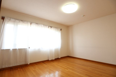 【洋室】 | スターヴァレイⅡ | ※同建物ほかのお部屋の写真です。