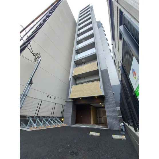 【外観】 | ORSUS中野 | 鉄筋コンクリート造のがっちりとした建物。