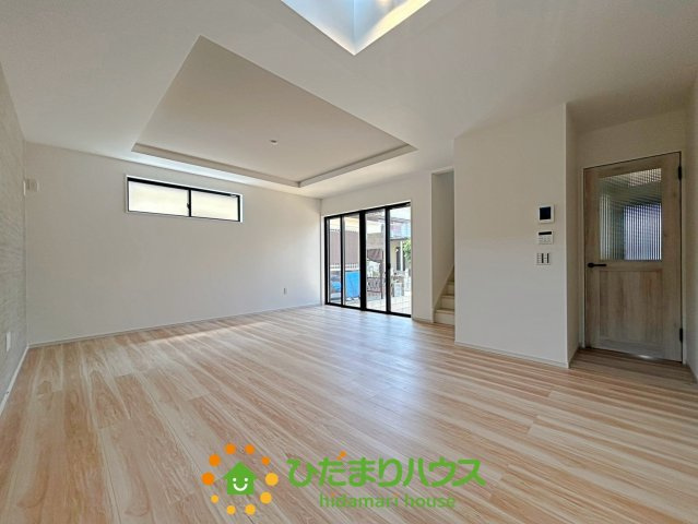 久喜市中妻2期　新築一戸建て　リガーレの居間・リビング