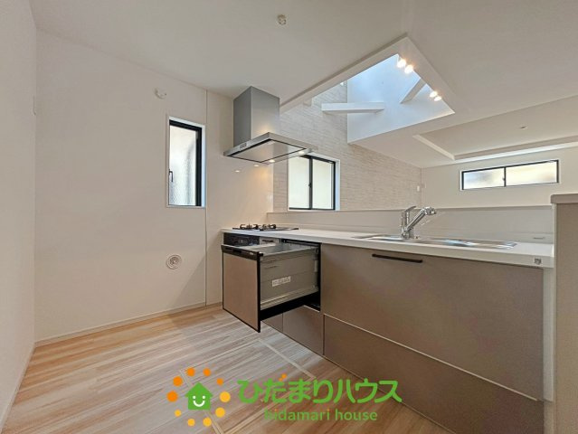 久喜市中妻2期　新築一戸建て　リガーレのキッチン