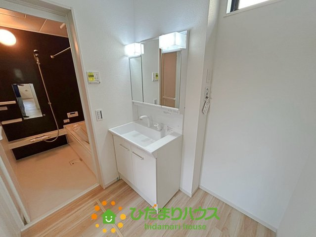 久喜市中妻2期　新築一戸建て　リガーレの独立洗面台